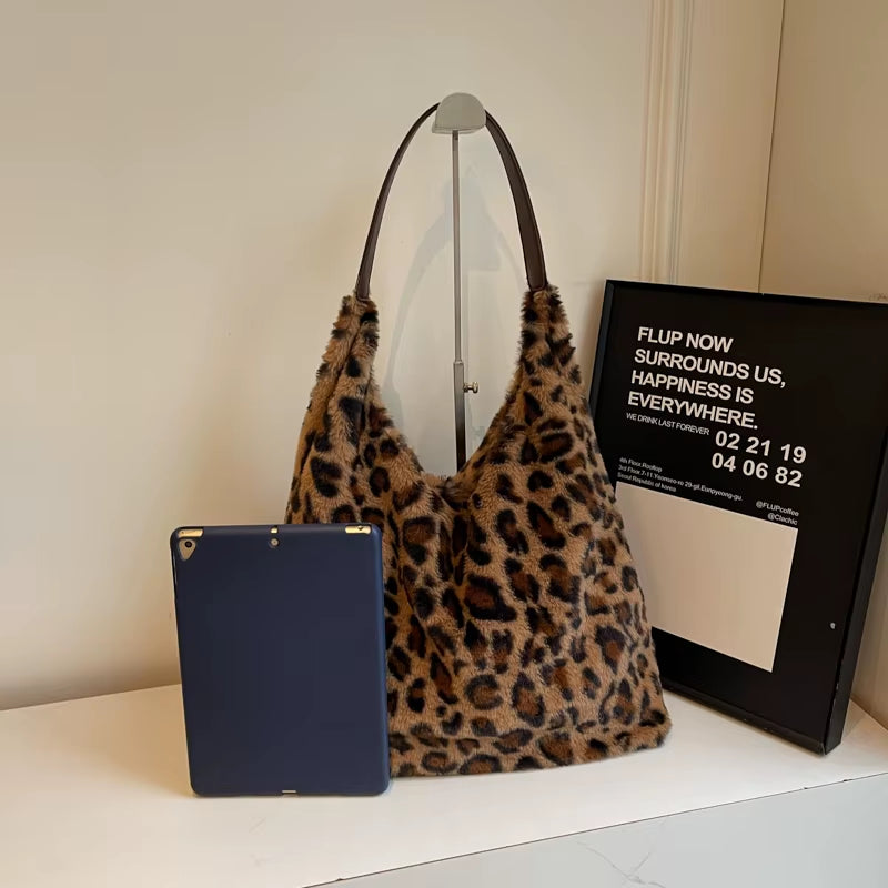 Chic Leopard Print Plush Hobo Bag - Stylish & Spacious Shoulder Purse for Commuting