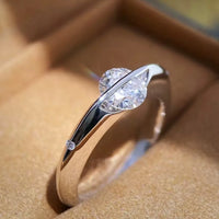 Stunning 1 Carat Moissanite Engagement Ring in 925 Sterling Silver - Certified Sparkling Solitaire Wedding Ring for Women
