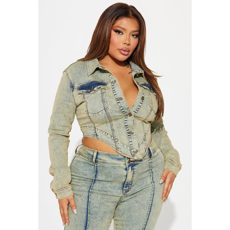 Vittoria Light Wash Tinted Denim Trucker Jacket - Elevate Your Style!