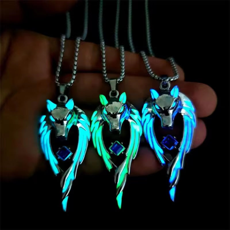 Glow in the Dark Fashion Wolf Pendant Necklace for Men - Vintage Punk Hip-Hop Jewelry Accessories