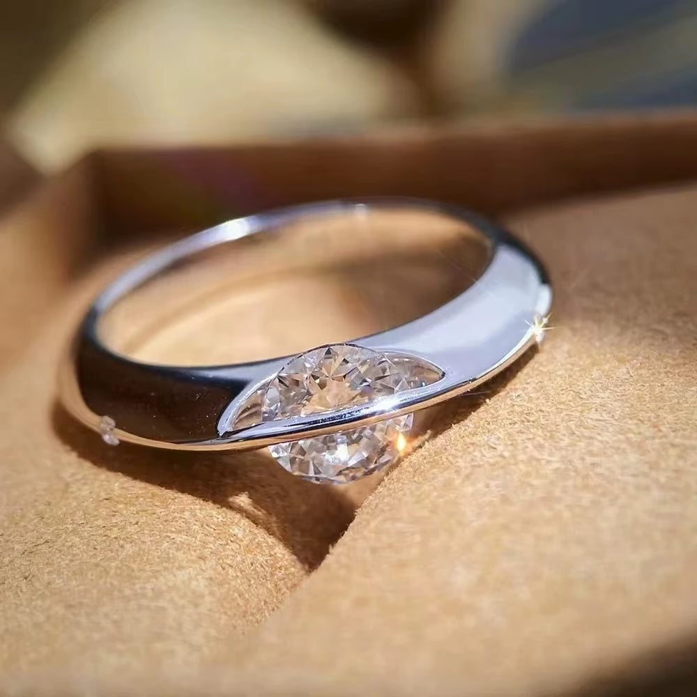 Stunning 1 Carat Moissanite Engagement Ring in 925 Sterling Silver - Certified Sparkling Solitaire Wedding Ring for Women