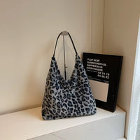 Chic Leopard Print Plush Hobo Bag - Stylish & Spacious Shoulder Purse for Commuting