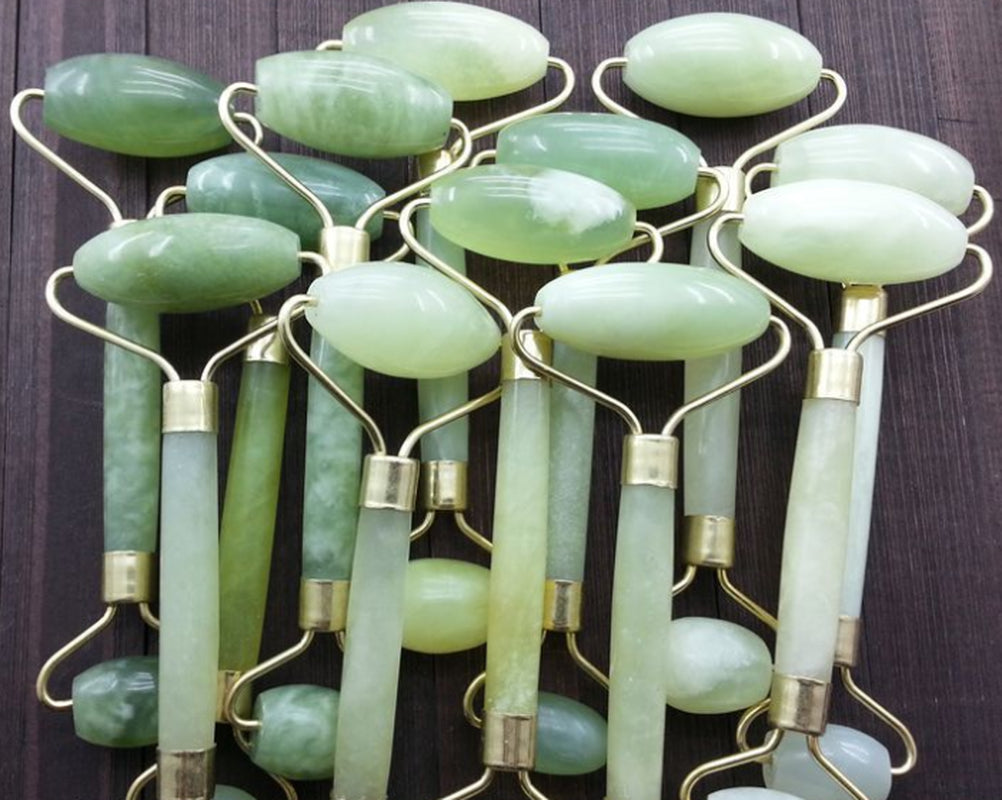 Enhance Your Glow with the Jade Facial Massage Roller - Rejuvenate and Refresh Your Skin!